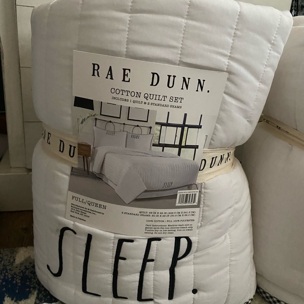 Rae Dunn bedding (1 set)